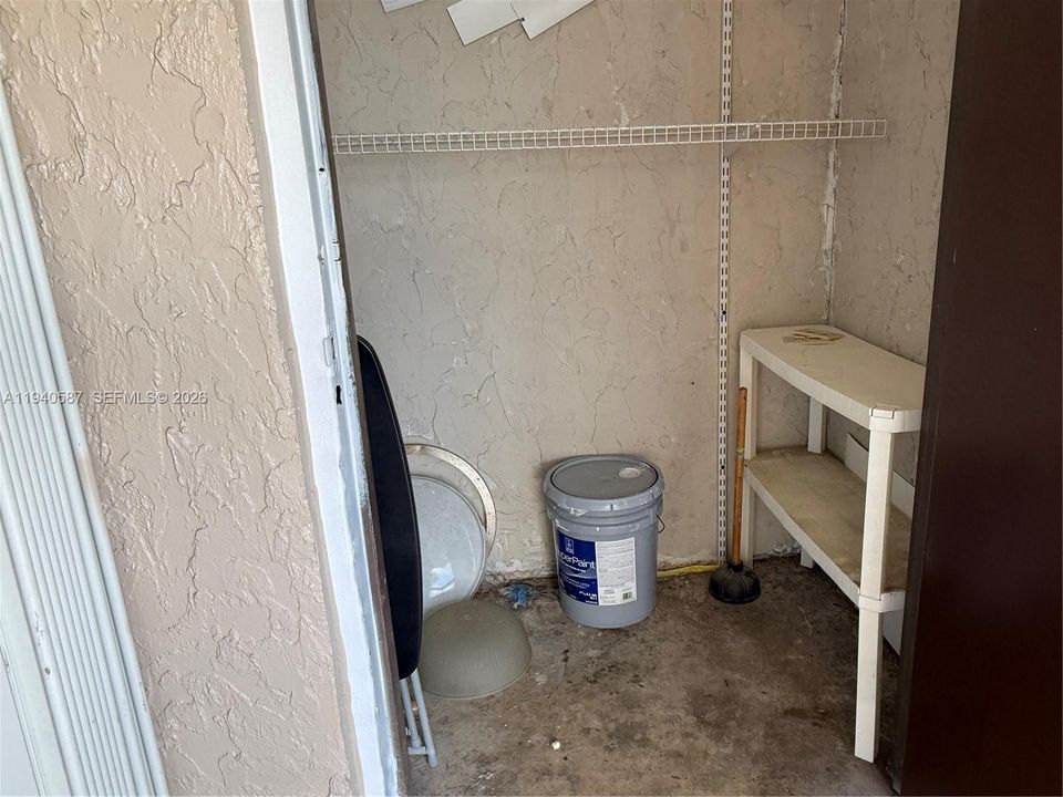 На продажу: $240,000 (1 спален, 1 ванн, 750 Квадратных фут)