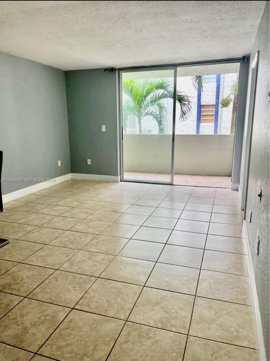 For Rent: $2,000 (2 beds, 2 baths, 960 Square Feet)
