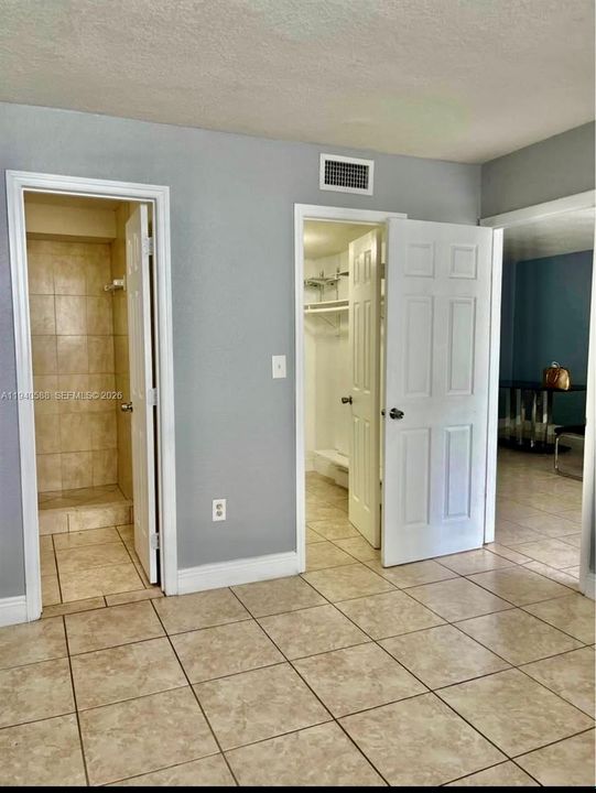 For Rent: $2,000 (2 beds, 2 baths, 960 Square Feet)