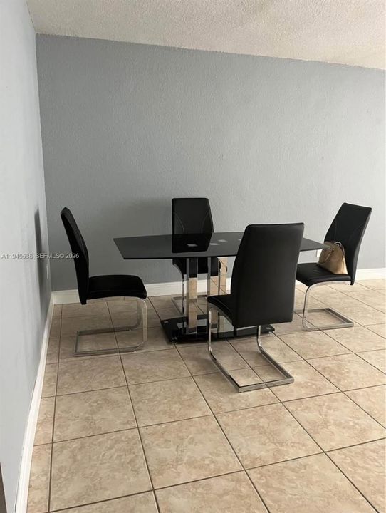 For Rent: $2,000 (2 beds, 2 baths, 960 Square Feet)