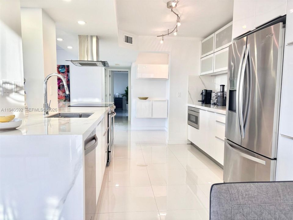 待售: $599,000 (2 贝兹, 2 浴室, 1430 平方英尺)