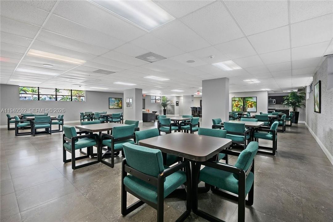 待售: $599,000 (2 贝兹, 2 浴室, 1430 平方英尺)