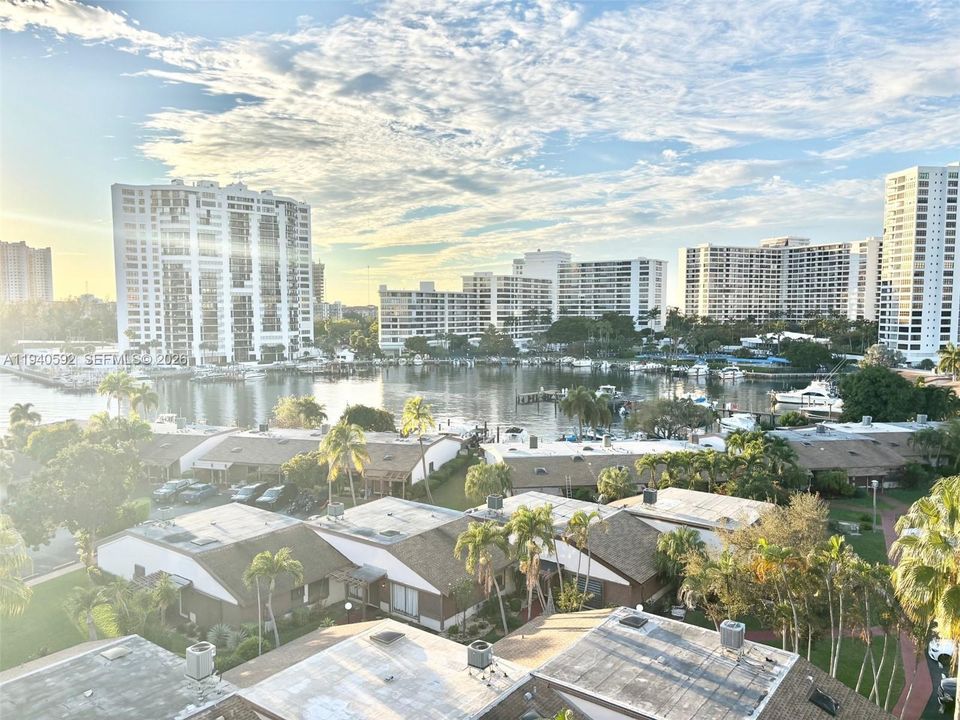 待售: $599,000 (2 贝兹, 2 浴室, 1430 平方英尺)