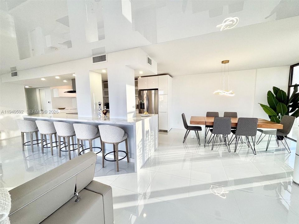 待售: $599,000 (2 贝兹, 2 浴室, 1430 平方英尺)