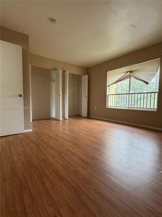 出租: $1,700 (1 贝兹, 1 浴室, 834 平方英尺)