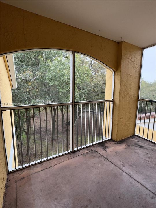 出租: $1,700 (1 贝兹, 1 浴室, 834 平方英尺)