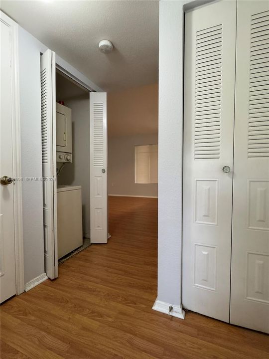 出租: $1,700 (1 贝兹, 1 浴室, 834 平方英尺)