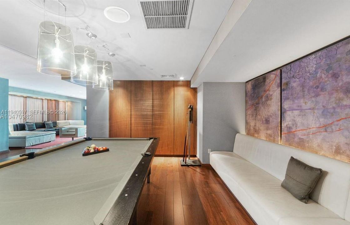 For Rent: $3,300 (1 beds, 1 baths, 846 Square Feet)