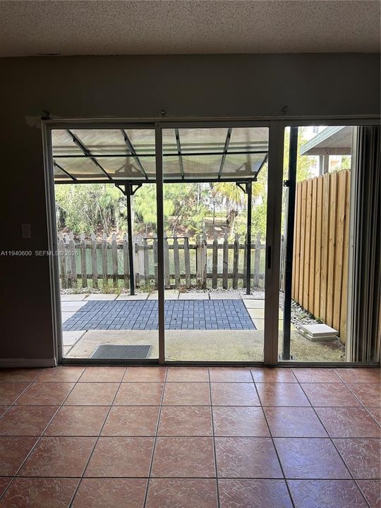 出租: $2,650 (3 贝兹, 2 浴室, 1090 平方英尺)