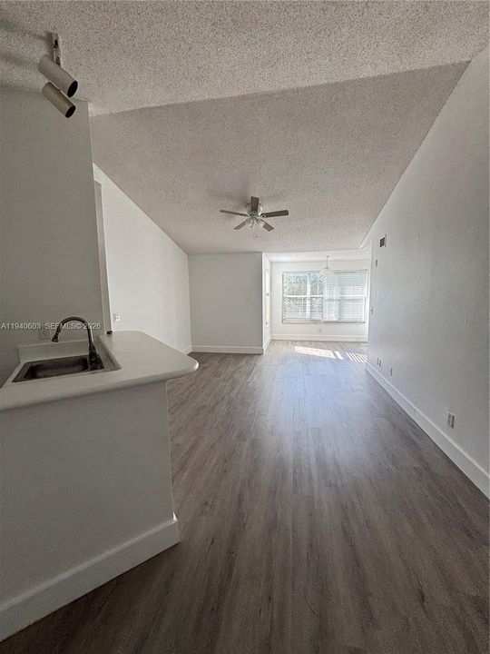 For Rent: $2,450 (2 beds, 2 baths, 1065 Square Feet)
