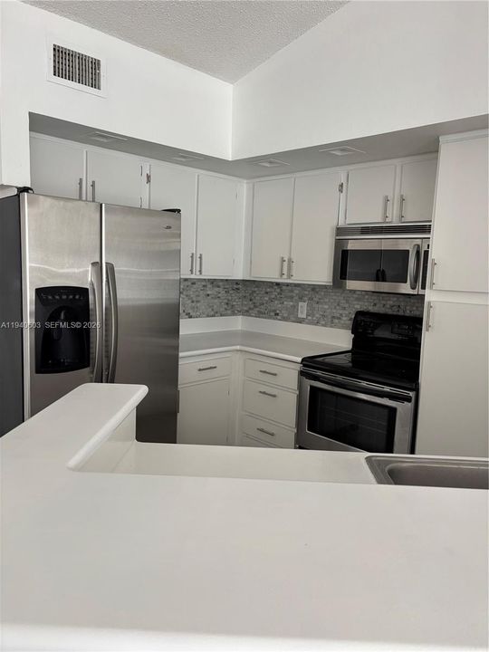 For Rent: $2,450 (2 beds, 2 baths, 1065 Square Feet)