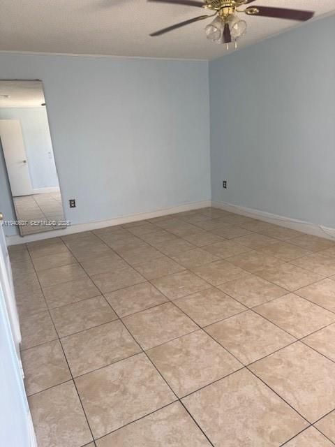 出租: $2,200 (2 贝兹, 2 浴室, 1099 平方英尺)