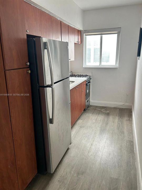 For Rent: $1,550 (0 beds, 1 baths, 10294 Square Feet)