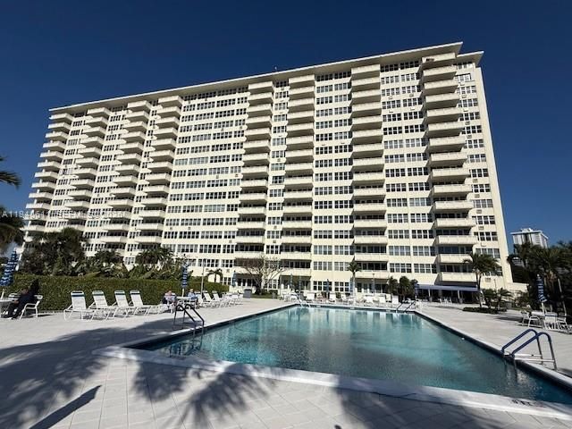 Active With Contract: $229,900 (2 beds, 2 baths, 1120 Square Feet)