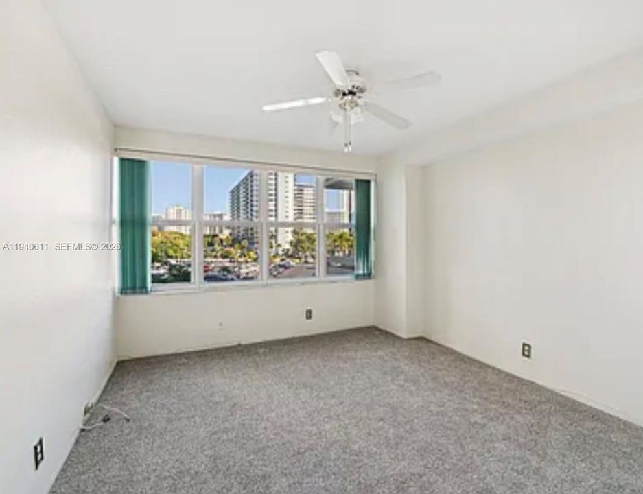 Active With Contract: $229,900 (2 beds, 2 baths, 1120 Square Feet)