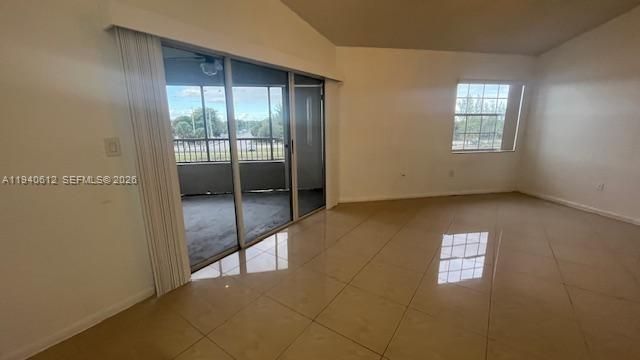 待售: $232,000 (2 贝兹, 2 浴室, 1121 平方英尺)