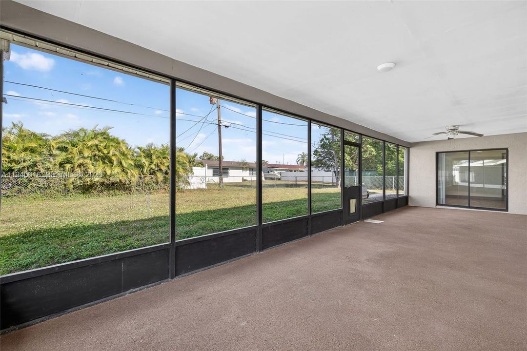 En Venta: $305,000 (3 camas, 2 baños, 1740 Pies cuadrados)