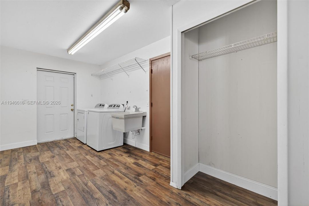 En Venta: $305,000 (3 camas, 2 baños, 1740 Pies cuadrados)