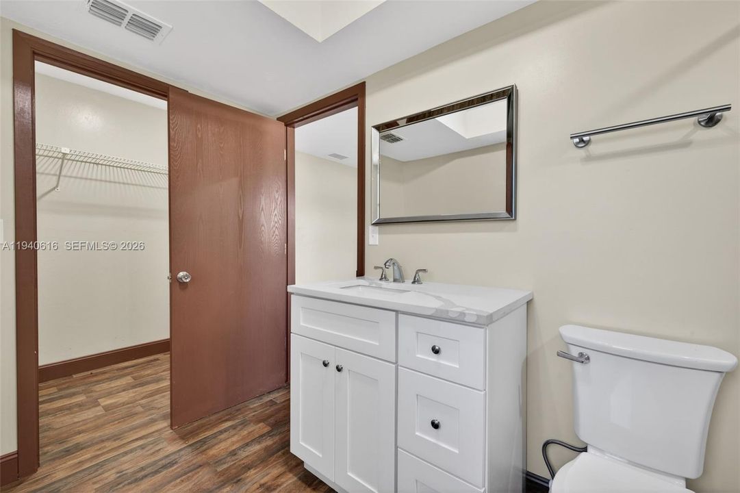 En Venta: $305,000 (3 camas, 2 baños, 1740 Pies cuadrados)