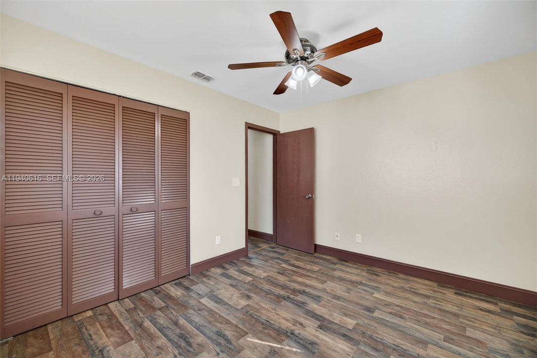 En Venta: $305,000 (3 camas, 2 baños, 1740 Pies cuadrados)