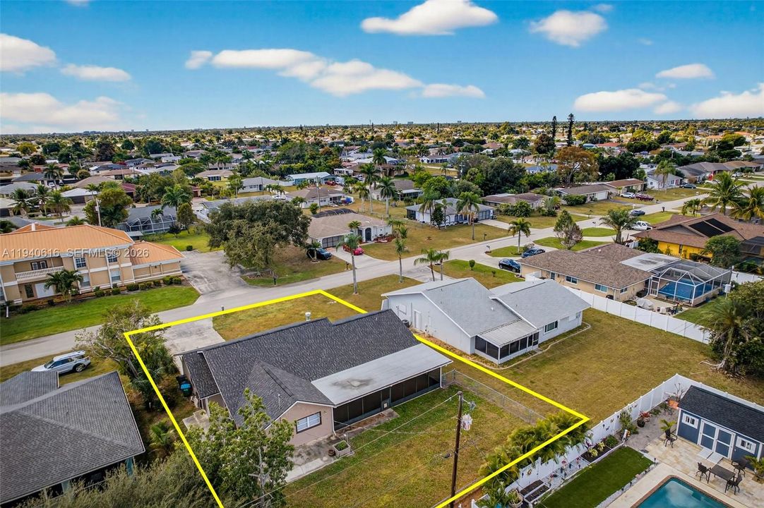 En Venta: $305,000 (3 camas, 2 baños, 1740 Pies cuadrados)