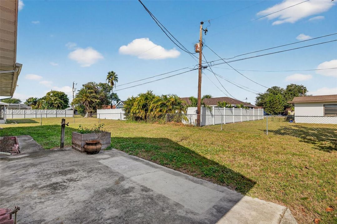 En Venta: $305,000 (3 camas, 2 baños, 1740 Pies cuadrados)