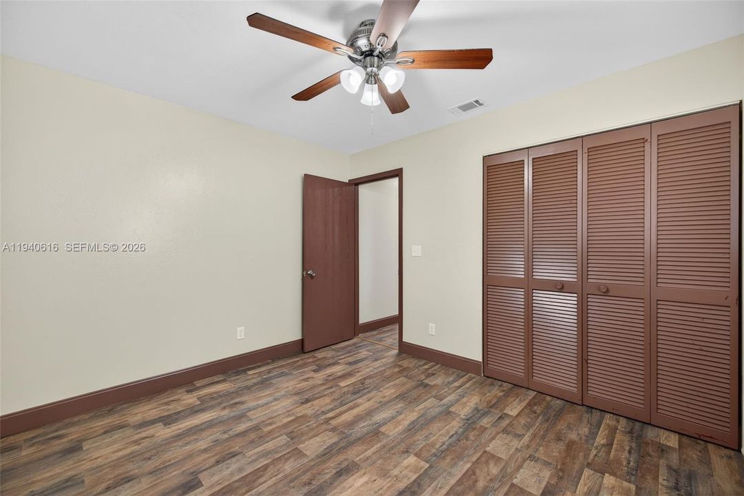 En Venta: $305,000 (3 camas, 2 baños, 1740 Pies cuadrados)