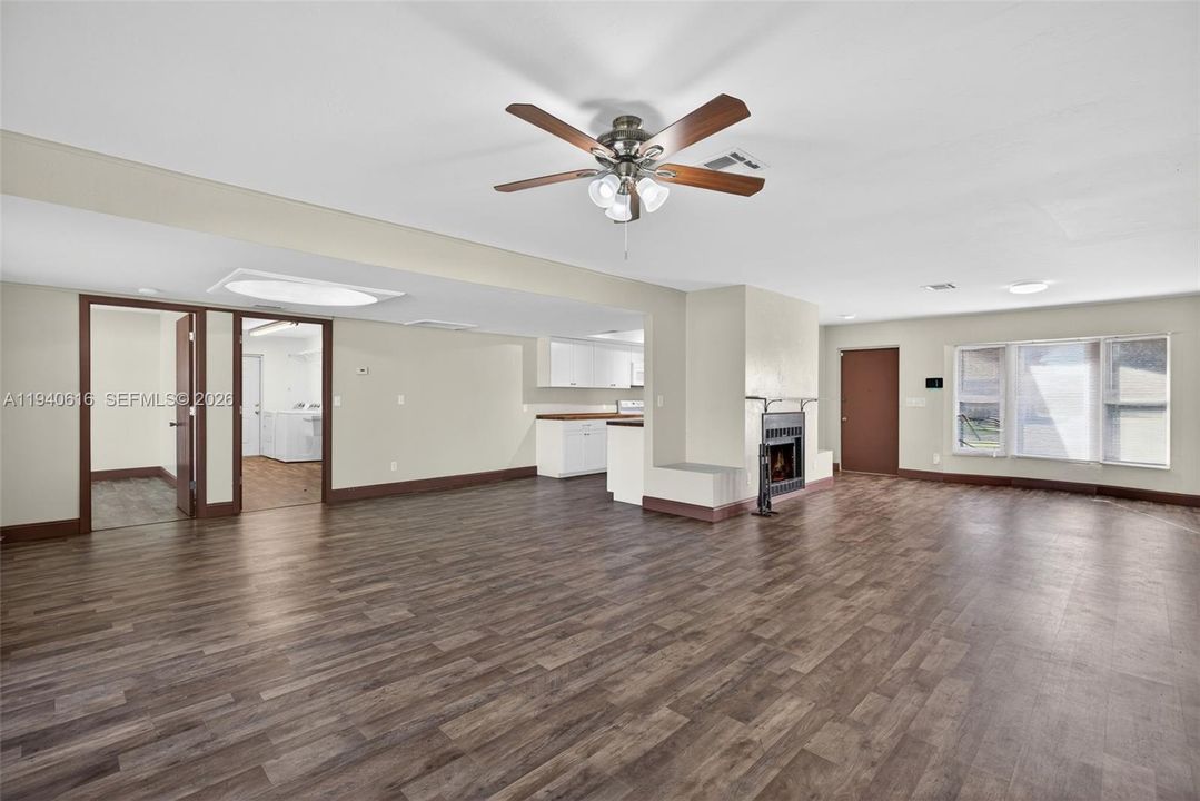 En Venta: $305,000 (3 camas, 2 baños, 1740 Pies cuadrados)