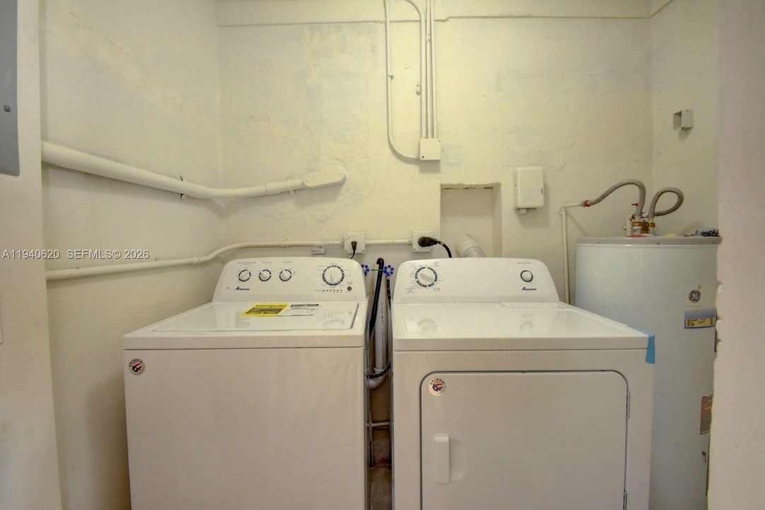 出租: $3,350 (4 贝兹, 2 浴室, 1373 平方英尺)