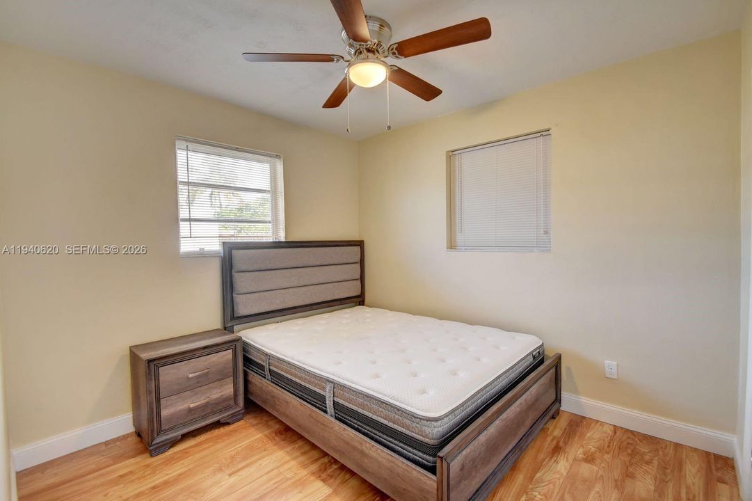 出租: $3,350 (4 贝兹, 2 浴室, 1373 平方英尺)