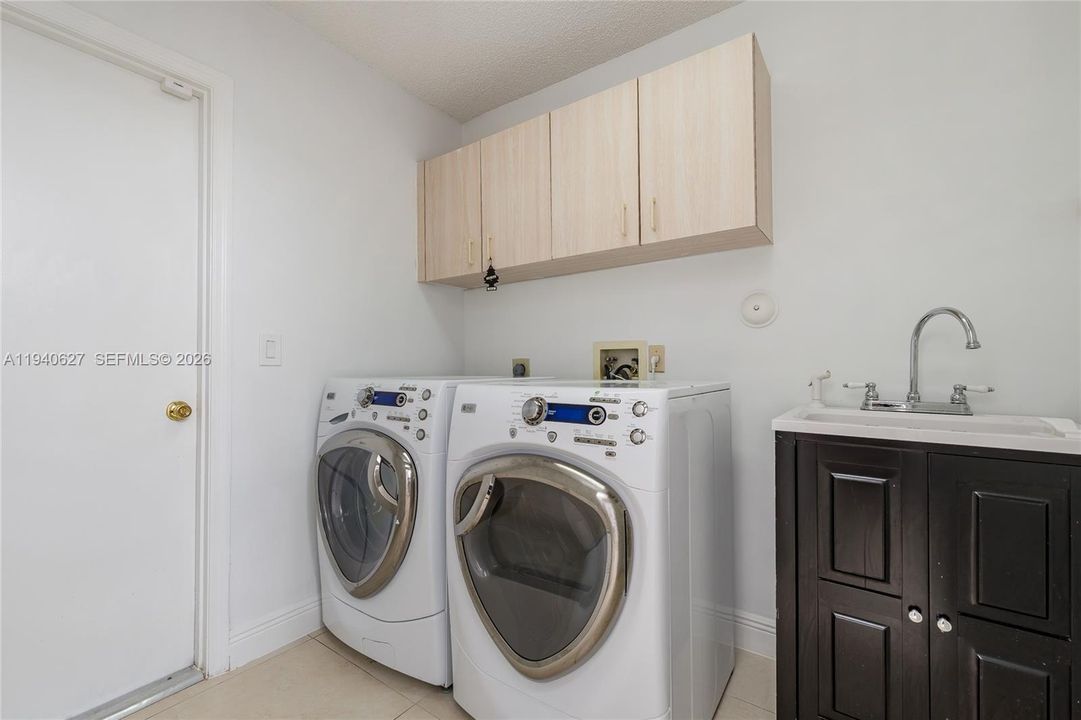 В аренду: $6,500 (4 спален, 3 ванн, 2948 Квадратных фут)