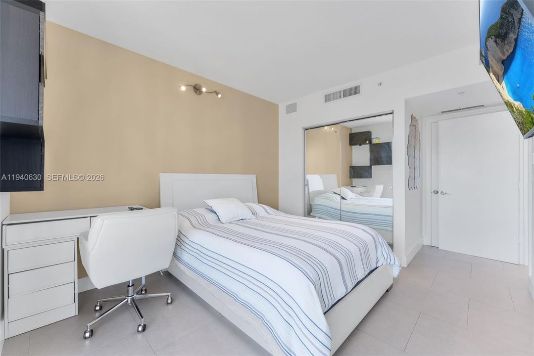 待售: $667,000 (2 贝兹, 2 浴室, 1118 平方英尺)