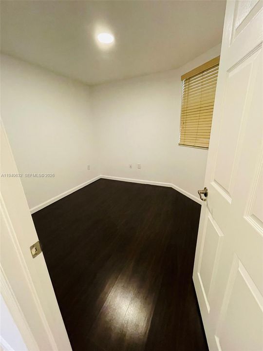 В аренду: $2,800 (3 спален, 2 ванн, 1207 Квадратных фут)