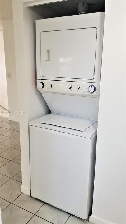 For Rent: $2,595 (3 beds, 2 baths, 1358 Square Feet)