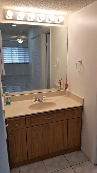 For Rent: $2,595 (3 beds, 2 baths, 1358 Square Feet)