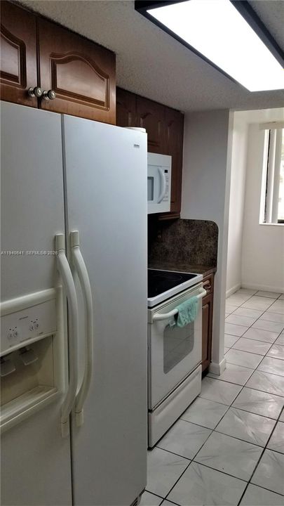 For Rent: $2,595 (3 beds, 2 baths, 1358 Square Feet)