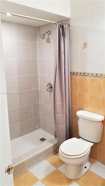 For Rent: $2,595 (3 beds, 2 baths, 1358 Square Feet)