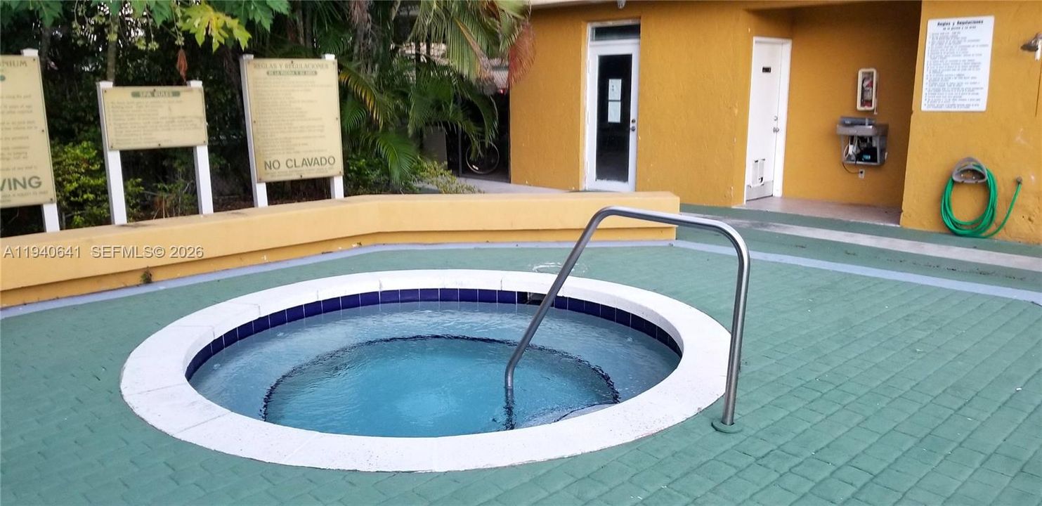 For Rent: $2,595 (3 beds, 2 baths, 1358 Square Feet)