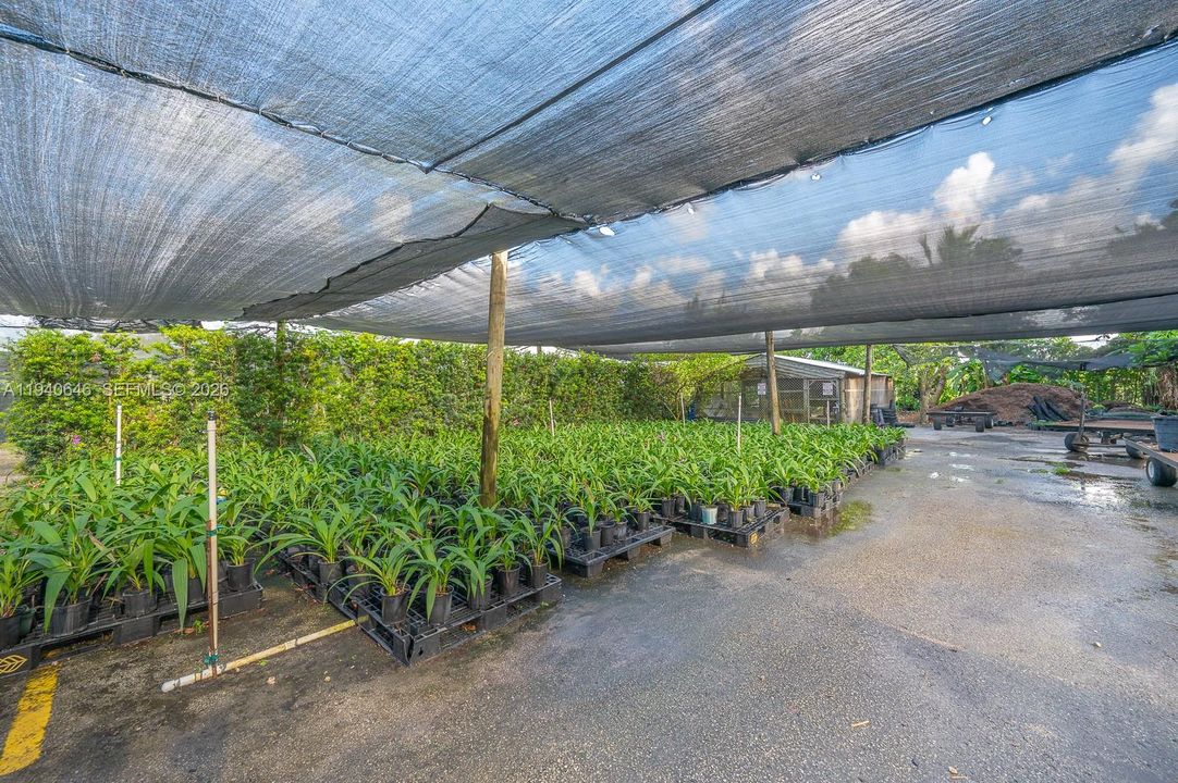 待售: $1,200,000 (5.00 acres)