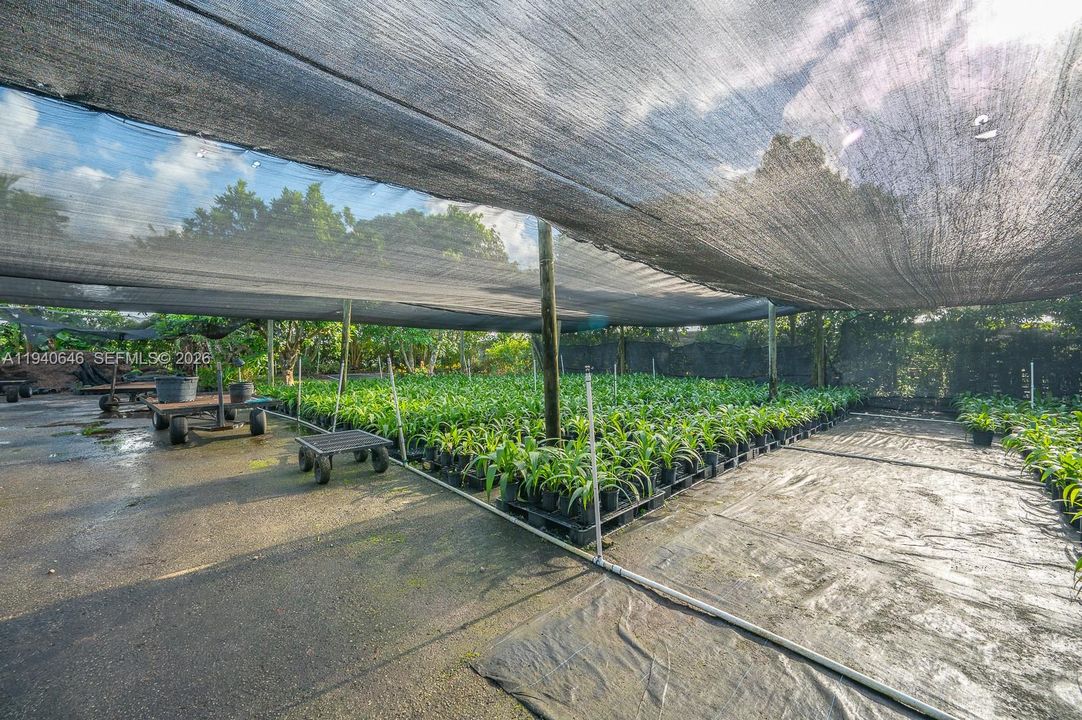 待售: $1,200,000 (5.00 acres)