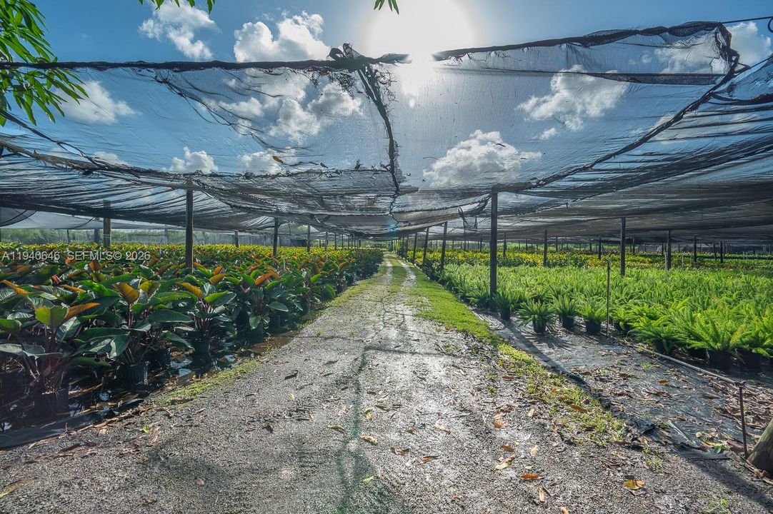 待售: $1,200,000 (5.00 acres)