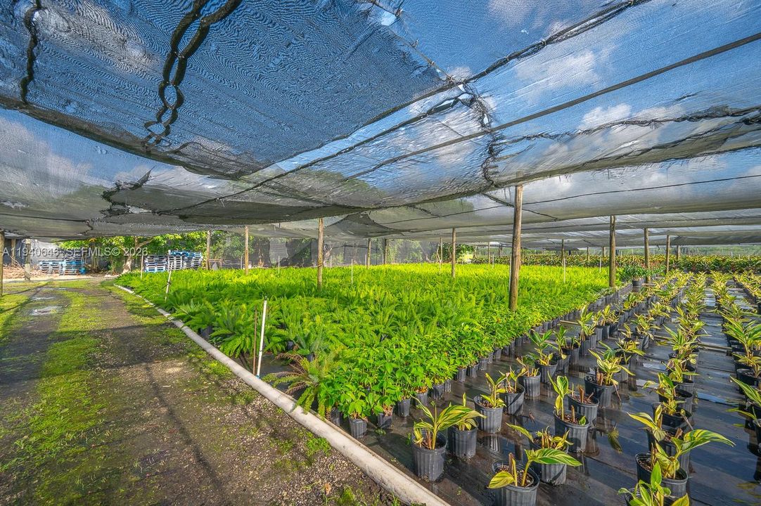 待售: $1,200,000 (5.00 acres)