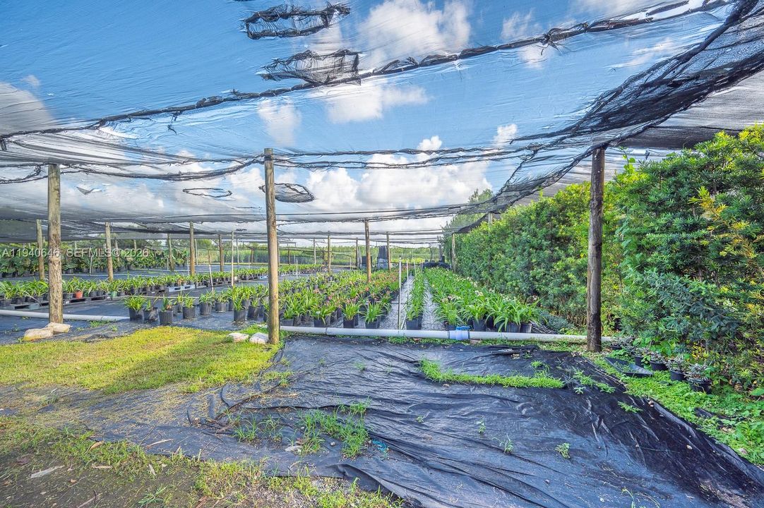 待售: $1,200,000 (5.00 acres)