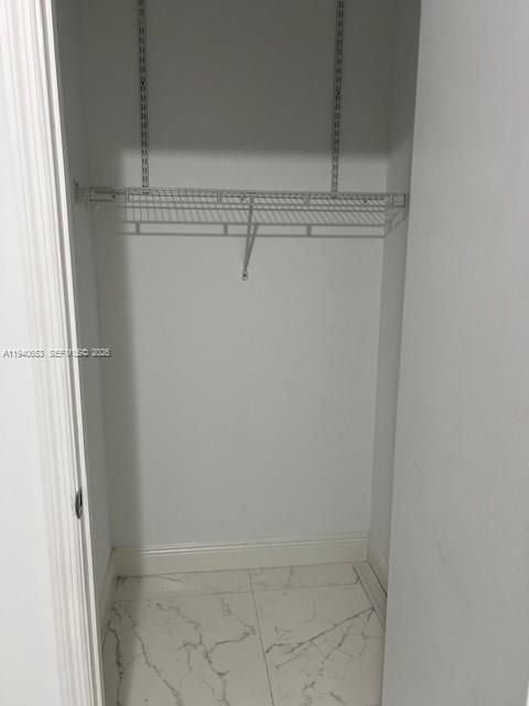 В аренду: $1,400 (1 спален, 1 ванн, 300 Квадратных фут)