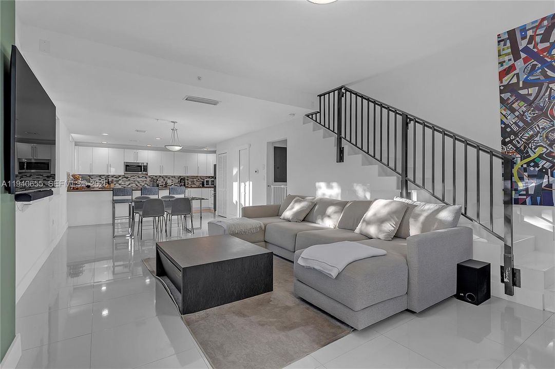 For Sale: $899,000 (2 beds, 2 baths, 1848 Square Feet)