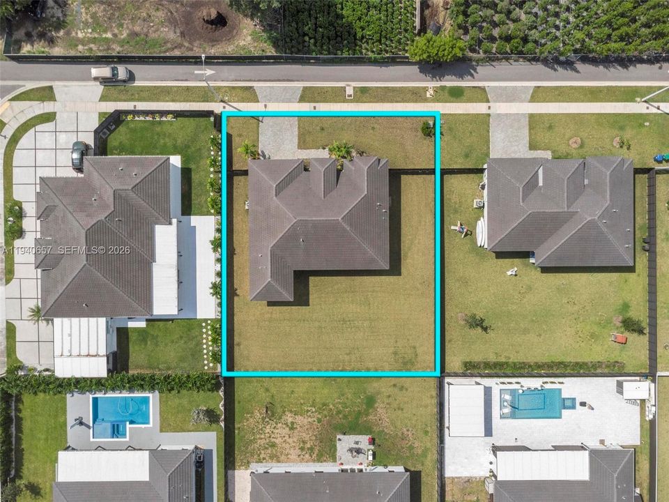 For Sale: $810,000 (4 beds, 3 baths, 2412 Square Feet)