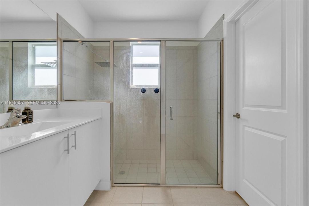 For Sale: $810,000 (4 beds, 3 baths, 2412 Square Feet)