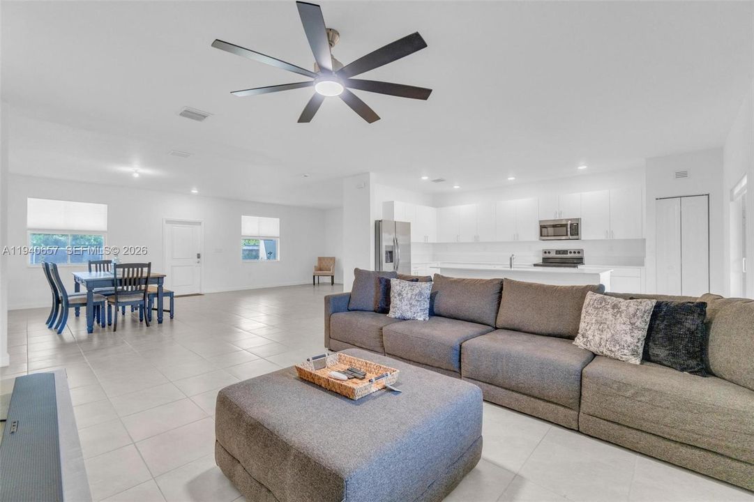 For Sale: $810,000 (4 beds, 3 baths, 2412 Square Feet)