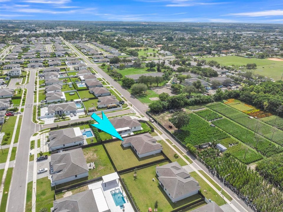 For Sale: $810,000 (4 beds, 3 baths, 2412 Square Feet)