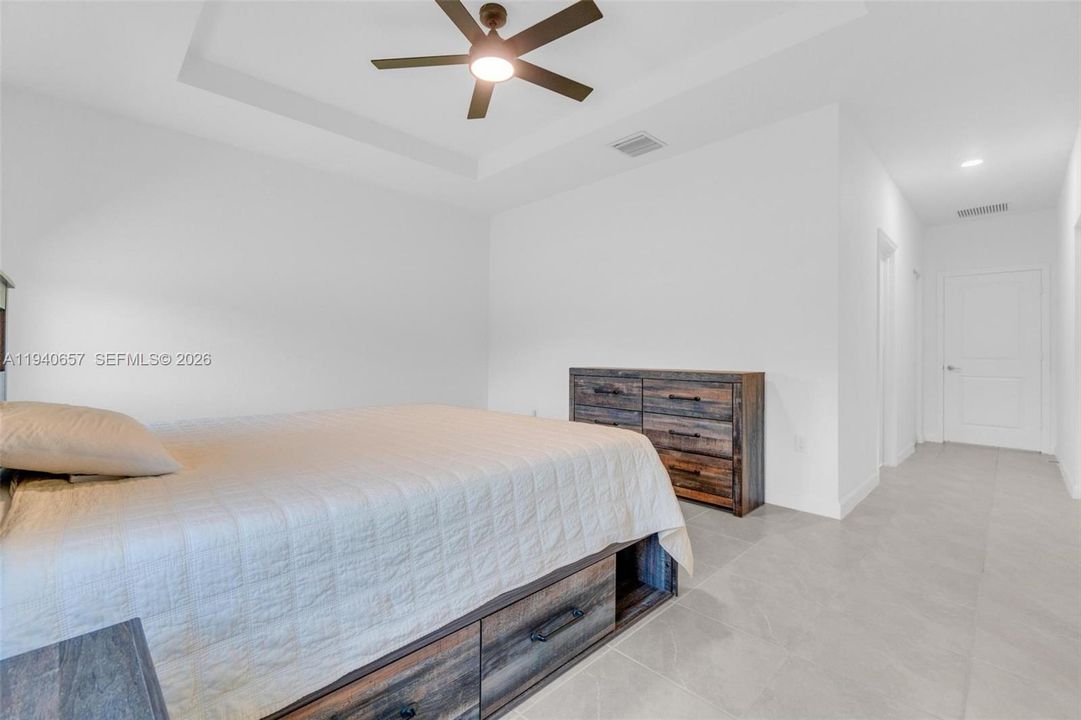 For Sale: $810,000 (4 beds, 3 baths, 2412 Square Feet)